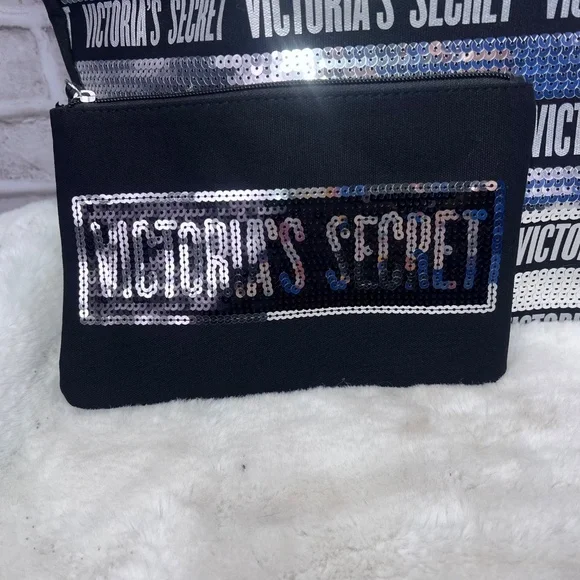 NWT🤩 |•VICTORIA'S SECRET•| Sparkly Silver Sequin Tote & Matching Make Up Bag - Picture 4 of 12